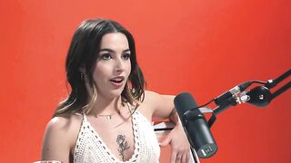 Estrella porno Chanel Camryn enseña como una mujer tiene un orgasmo