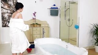 Loren Minardi, un buen baño y buen sexo con tu mujer